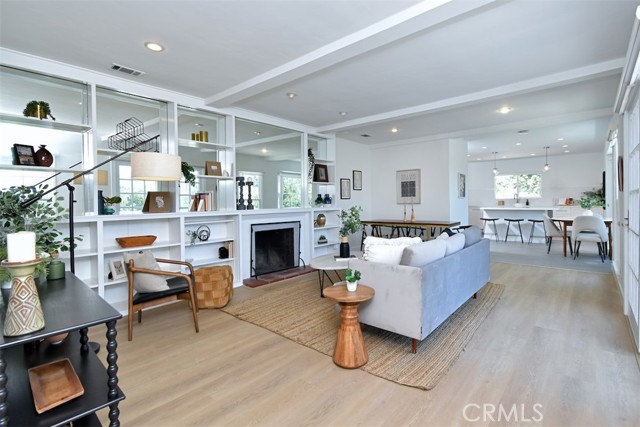 3753 Berry Drive, Studio City CA: https://media.crmls.org/medias/01bcdf17-bac0-45e1-ba7b-1a8cd962c59a.jpg