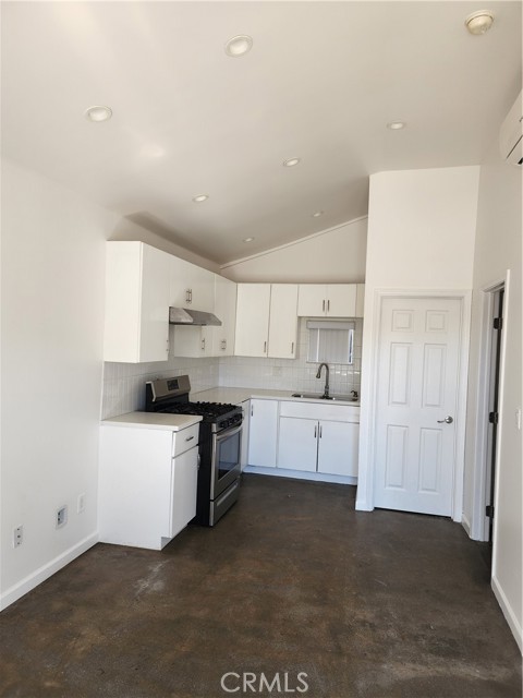 Detail Gallery Image 2 of 11 For 2025 Berkeley, Los Angeles,  CA 90026 - 2 Beds | 1 Baths