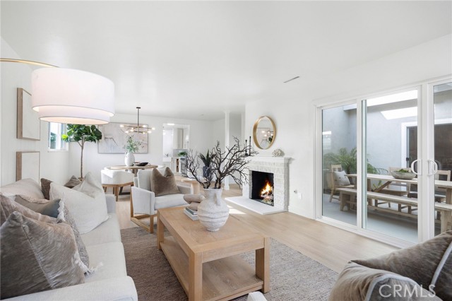 Detail Gallery Image 9 of 49 For 701 Taper Dr, Seal Beach,  CA 90740 - 4 Beds | 3 Baths