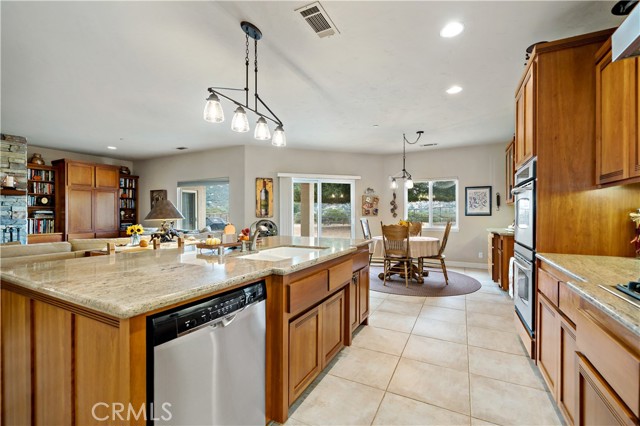 Detail Gallery Image 11 of 49 For 10204 Mount Olympus Valley Rd, Fallbrook,  CA 92028 - 3 Beds | 2/1 Baths