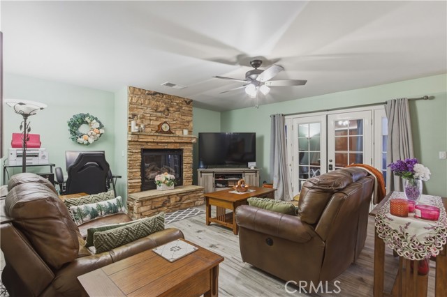 Detail Gallery Image 8 of 30 For 1201 W Donna, Merced,  CA 95348 - 4 Beds | 2/1 Baths