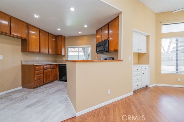 45 Willowcrest Lane, Pomona CA: https://media.crmls.org/medias/01c0e7c4-34e0-4f19-bcdf-cb75430cd65e.jpg