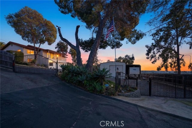 Detail Gallery Image 2 of 69 For 1528 York Dr, Vista,  CA 92084 - 3 Beds | 2 Baths