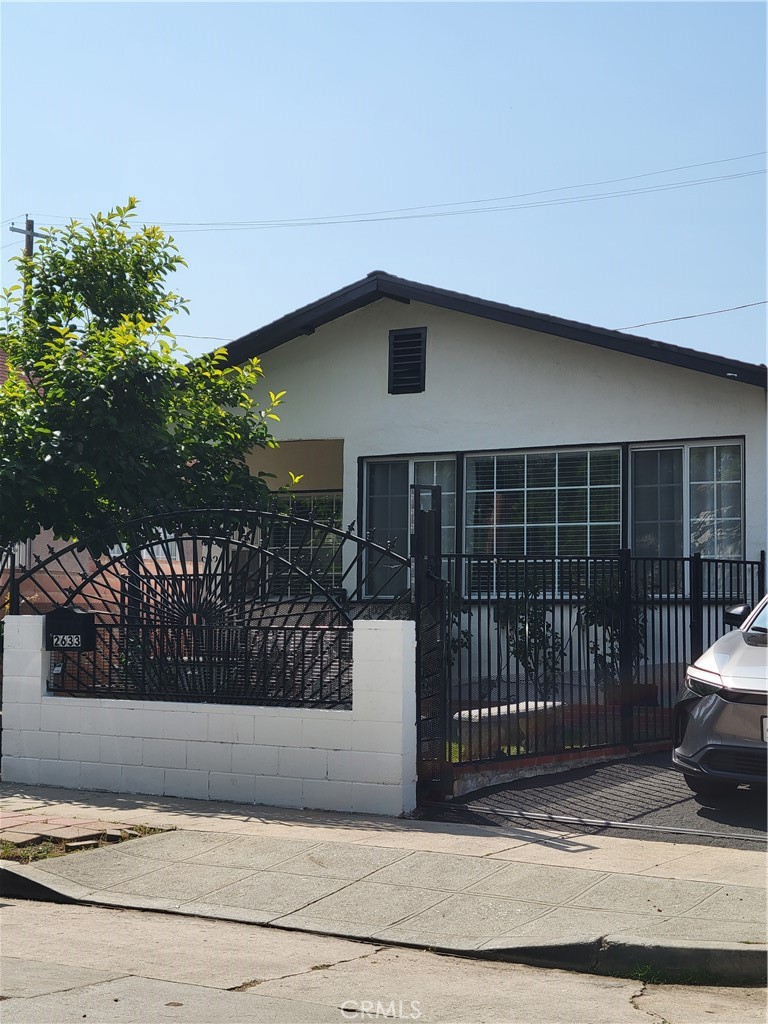 2633 Pepper Avenue
