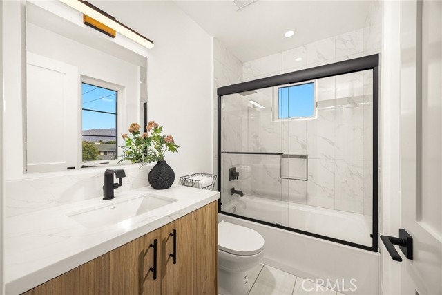 905 sunset Boulevard, Arcadia CA: https://media.crmls.org/medias/01c21b3f-411d-4918-87a6-2b64a87e203a.jpg