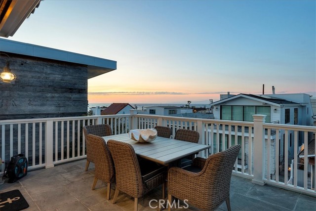 2545 Myrtle Avenue, Hermosa Beach, California 90254, 5 Bedrooms Bedrooms, ,5 BathroomsBathrooms,Residential,For Sale,Myrtle,SB25029687