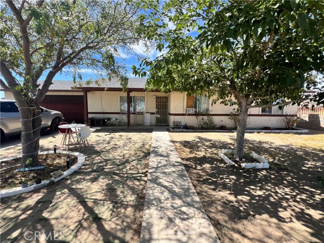 9660 Peach Avenue, California City CA: https://media.crmls.org/medias/01c298f5-e4aa-4d45-a7e2-25a13f96f83e.jpg