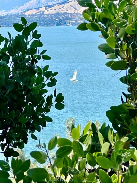 10431 Edgewater Drive, Kelseyville CA: https://media.crmls.org/medias/01c2e069-b332-4f9a-a721-5d549a968ee0.jpg
