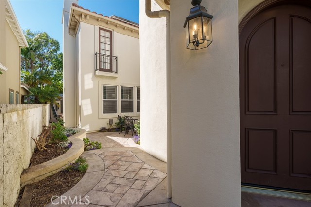 6471 Frampton Circle, Huntington Beach CA: https://media.crmls.org/medias/01c3127f-240a-4359-bfdd-2258ff8c098e.jpg