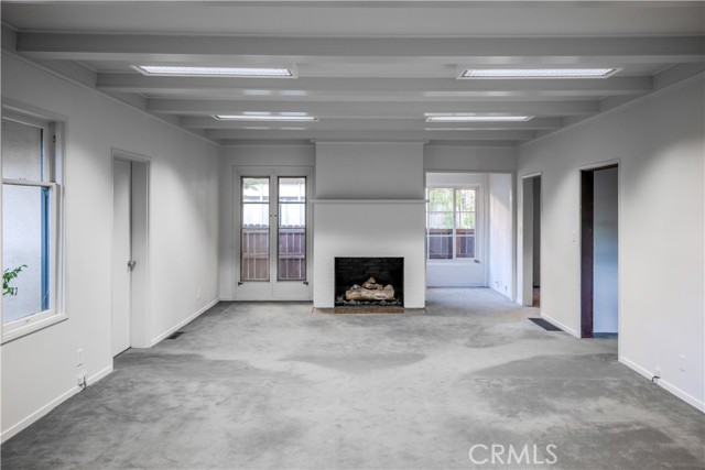 Detail Gallery Image 11 of 26 For 103 E Micheltorena St, Santa Barbara,  CA 93101 - 7 Beds | –/3 Baths