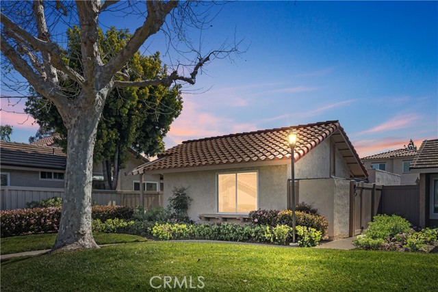 40 Tangerine, Irvine CA: https://media.crmls.org/medias/01c39124-441a-40a8-aac9-828c94f290ca.jpg