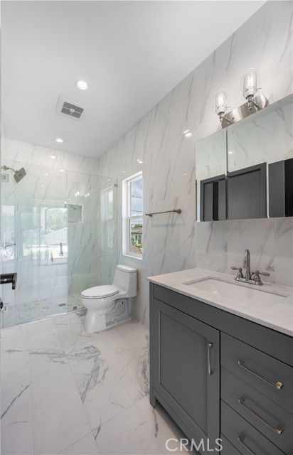 828 E Olive Avenue, Burbank CA: https://media.crmls.org/medias/01c461ac-52ed-4ff6-82f9-6411817ff119.jpg