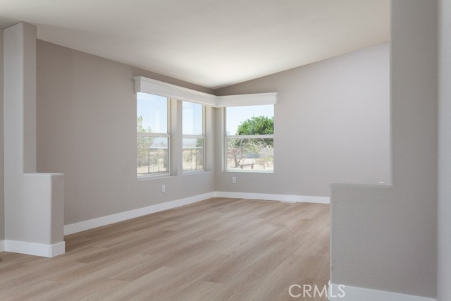 Detail Gallery Image 7 of 25 For 45310 200th St, Lancaster,  CA 93535 - 3 Beds | 2 Baths