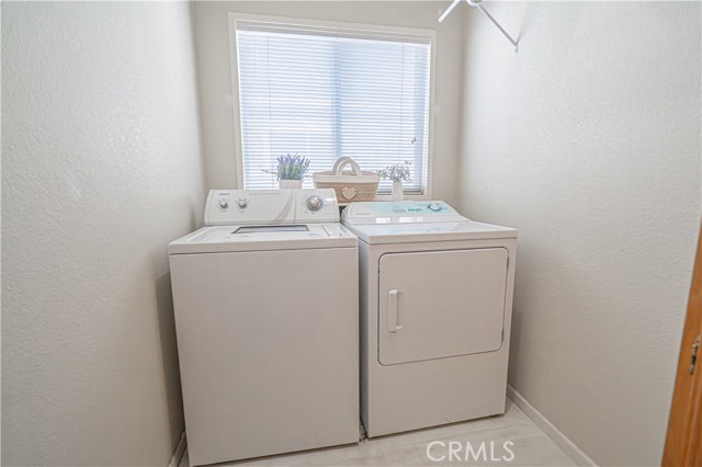 Detail Gallery Image 39 of 74 For 20164 Crestview Dr., Canyon Country,  CA 91351 - 3 Beds | 2 Baths