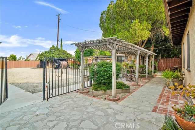 8666 Keokuk Avenue, Winnetka CA: https://media.crmls.org/medias/01c6e85d-0a41-4eb0-afe1-ab22e46b27d8.jpg