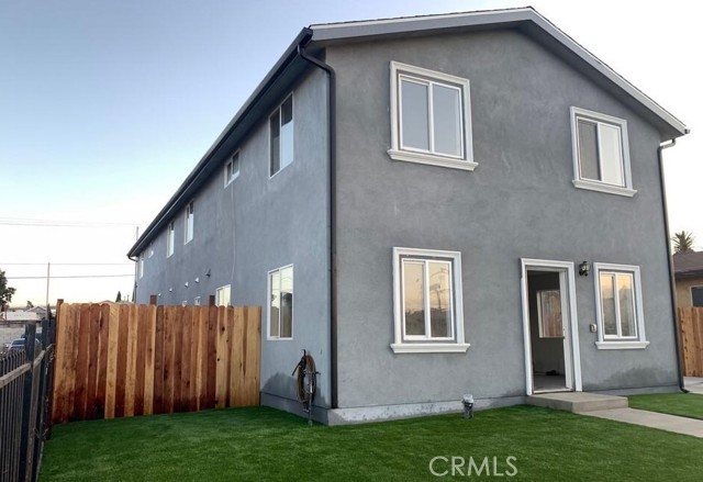 220 W 112th, Los Angeles CA: https://media.crmls.org/medias/01c86c9e-c1d9-4a9f-85fa-ac56af79691a.jpg