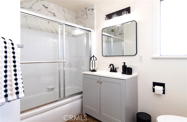 6 Bed Home for Sale in North Hollywood, California