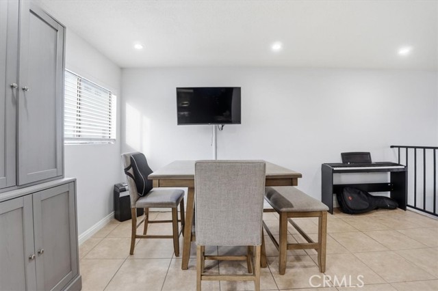 Detail Gallery Image 9 of 43 For 14325 Foothill #9,  Sylmar,  CA 91342 - 2 Beds | 2/1 Baths