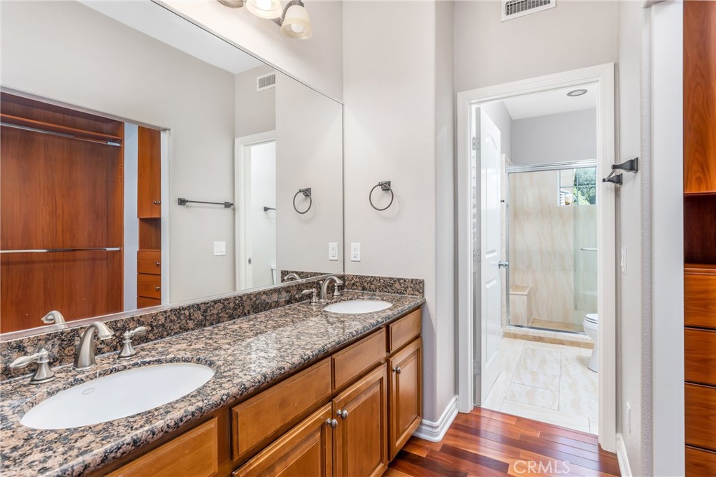 MLS #OC25244088 image #8