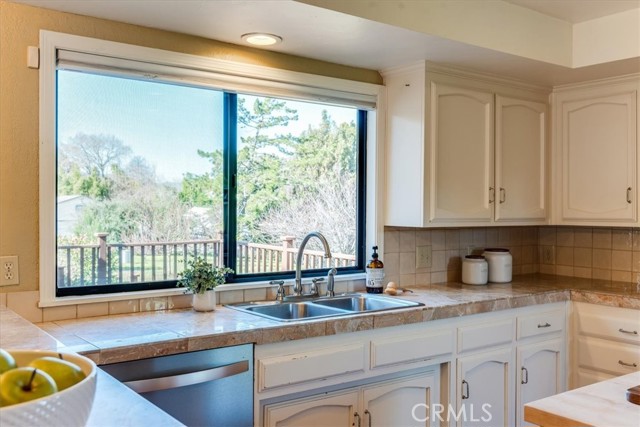 Detail Gallery Image 11 of 62 For 710 Evans, San Luis Obispo,  CA 93401 - 5 Beds | 3 Baths