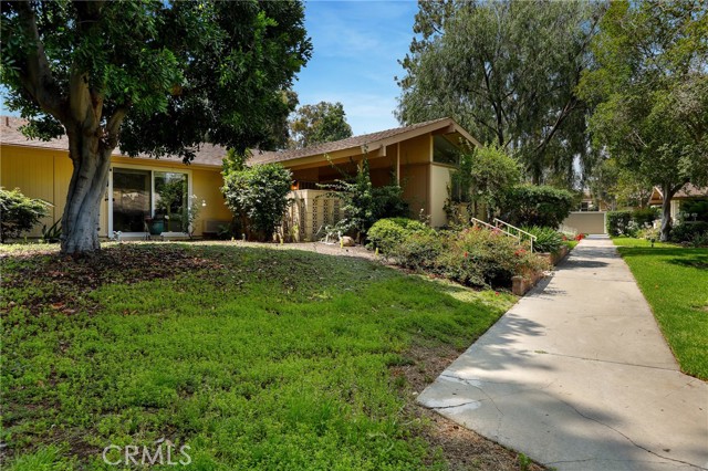 Detail Gallery Image 32 of 34 For 141 Avenida Majorca #B,  Laguna Woods,  CA 92637 - 2 Beds | 1/1 Baths