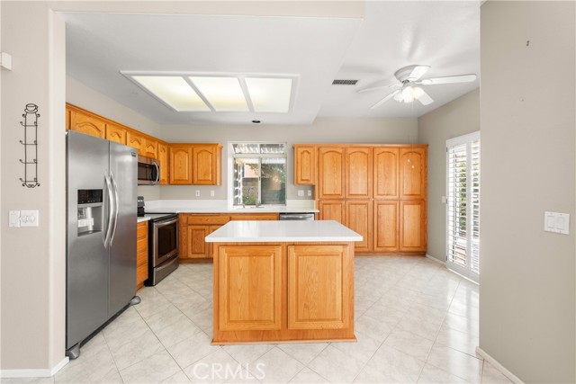 40376 Via Estrada, Murrieta CA: https://media.crmls.org/medias/01cbcf0c-ca06-4f27-bbdc-2224ad76ed93.jpg