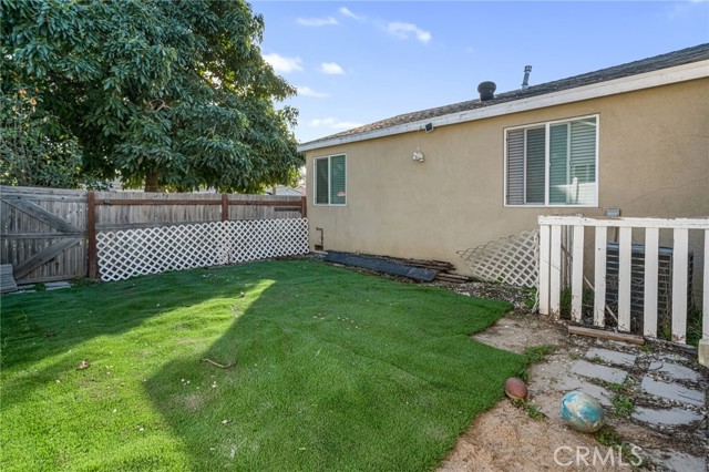 289 E Heath, Long Beach CA: https://media.crmls.org/medias/01cce5c1-d1d1-4f32-a507-eeec91dd18b8.jpg