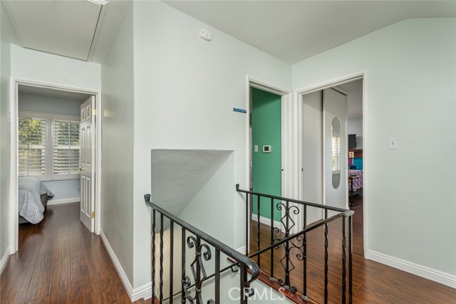 1967 Hilldale Drive, La Canada Flintridge CA: https://media.crmls.org/medias/01cd4450-d267-44b1-aca7-1f3642d1f28c.jpg