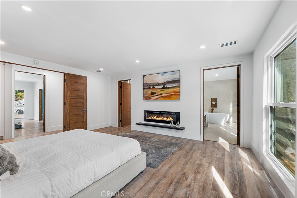 2911 E Chevy Chase DriveGlendale img 27