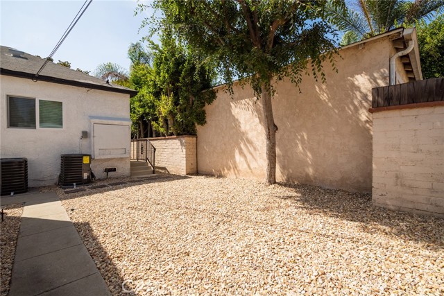 4270 Elenda Street, Culver City CA: https://media.crmls.org/medias/01ce736b-3831-4265-8d31-dac25e6b3209.jpg