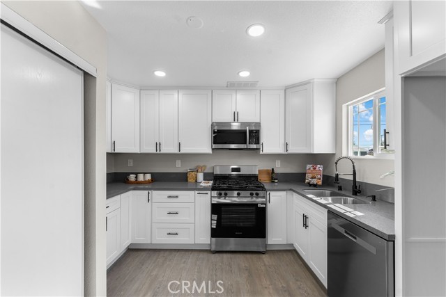 44008 Hoban Avenue, Lancaster CA: https://media.crmls.org/medias/01ce98c5-0769-4f48-bc3c-1112334696e5.jpg