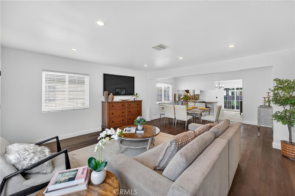 MLS #DW25222362 image #11