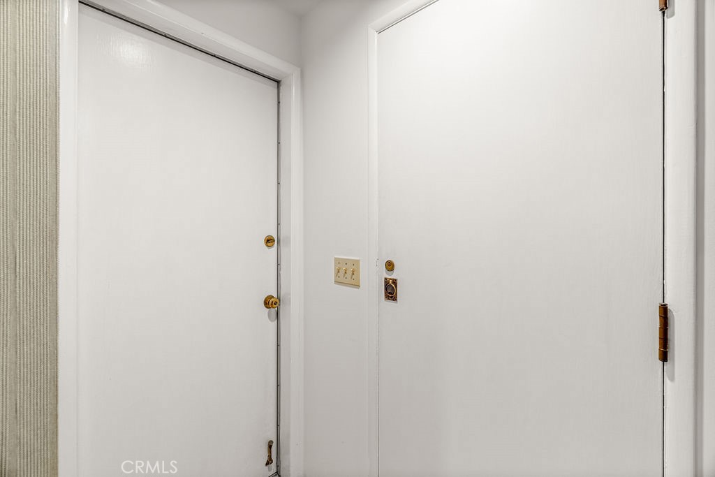 https://media.crmls.org/medias/01d02afd-bd6a-455b-856c-a0c6a9b898b4.jpg?preset=X-Large