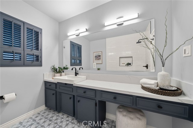 Detail Gallery Image 5 of 24 For 2027 E Appleton #1,  Long Beach,  CA 90803 - 2 Beds | 2 Baths