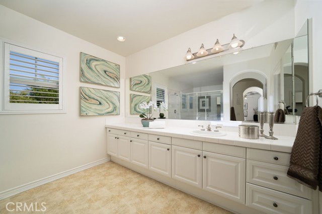 26 Upland, Irvine CA: https://media.crmls.org/medias/01d0611d-613f-448d-82d4-c3a270af2d8d.jpg