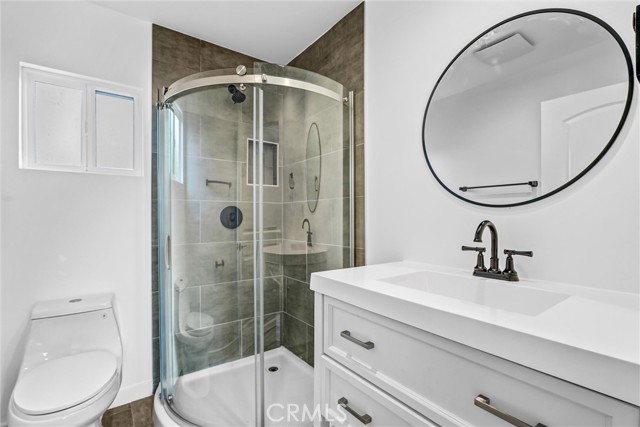 Detail Gallery Image 12 of 18 For 22022 Buena Ventura, Woodland Hills,  CA 91364 - 2 Beds | 1/1 Baths