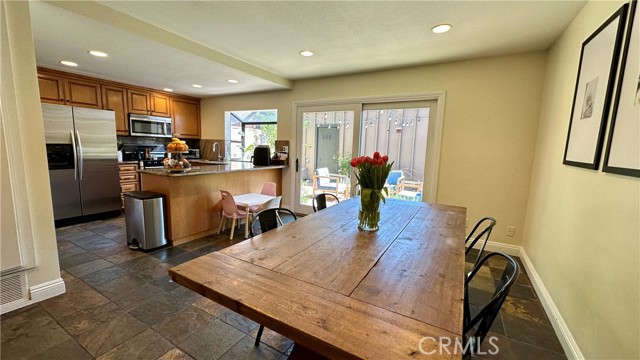 Detail Gallery Image 13 of 30 For 9763 Reseda Bld #81,  Northridge,  CA 91324 - 2 Beds | 2/1 Baths