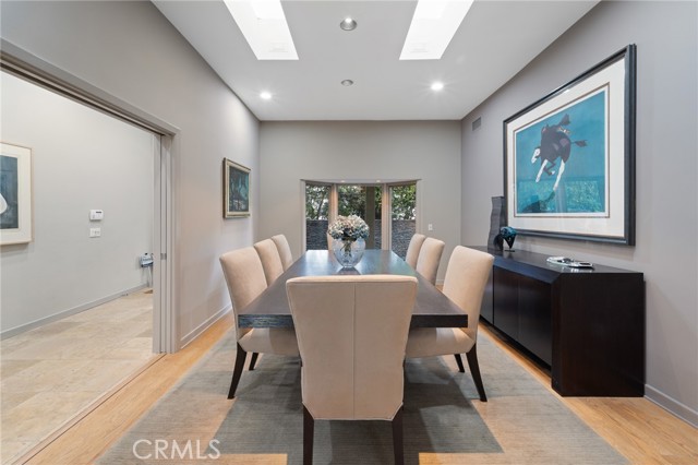 Detail Gallery Image 13 of 54 For 3601 Cananea, Encino,  CA 91436 - 6 Beds | 5/1 Baths