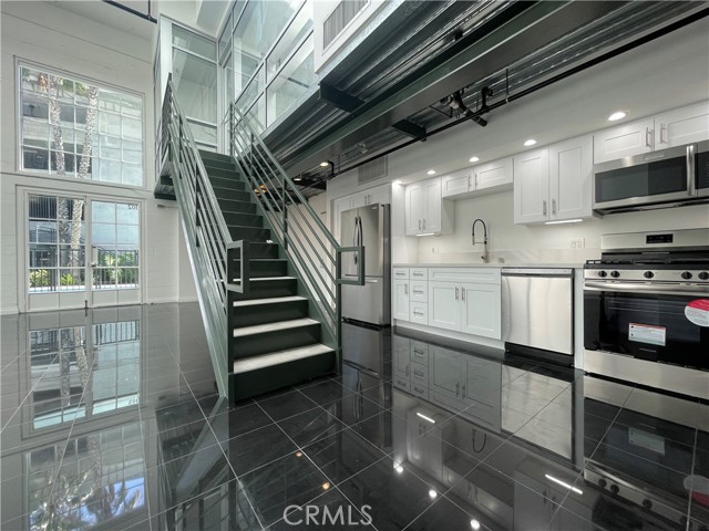 Detail Gallery Image 20 of 75 For 420 S San Pedro St #102,  Los Angeles,  CA 90013 - 2 Beds | 1/1 Baths