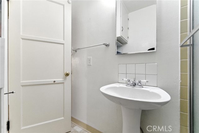1205 W Alameda Avenue, Burbank CA: https://media.crmls.org/medias/01d1cb0a-6422-41a3-9d90-85ee4b60aca8.jpg