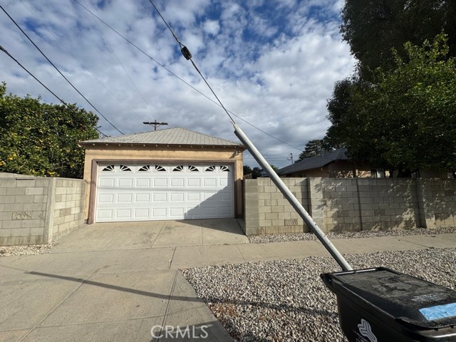 Detail Gallery Image 4 of 24 For 17627 Caprino Pl, Van Nuys,  CA 91406 - 3 Beds | 2 Baths