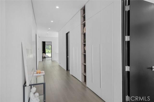 Detail Gallery Image 43 of 59 For 15231 Greenleaf St, Sherman Oaks,  CA 91403 - 6 Beds | 7/1 Baths