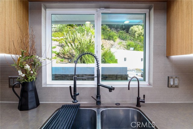 Detail Gallery Image 21 of 52 For 11810 Babbitt, Granada Hills,  CA 91344 - 4 Beds | 4 Baths