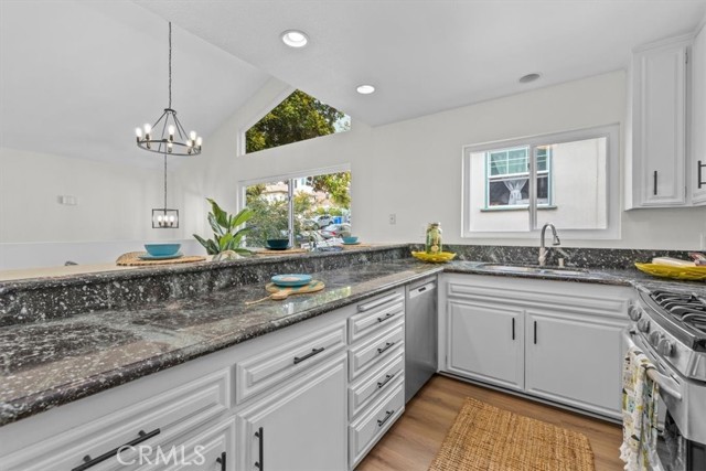 520 Avenue B, Redondo Beach, California 90277, 2 Bedrooms Bedrooms, ,1 BathroomBathrooms,Residential,Sold,Avenue B,SB22089782