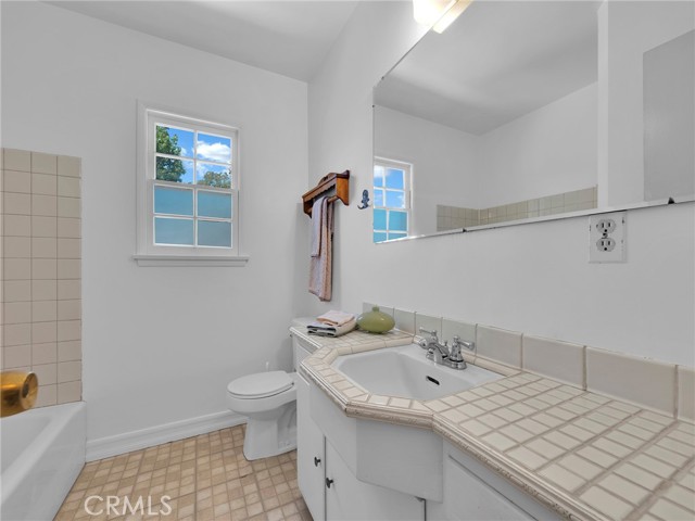 Detail Gallery Image 19 of 32 For 9952 Noble Ave, –,  CA 91345 - 4 Beds | 2 Baths