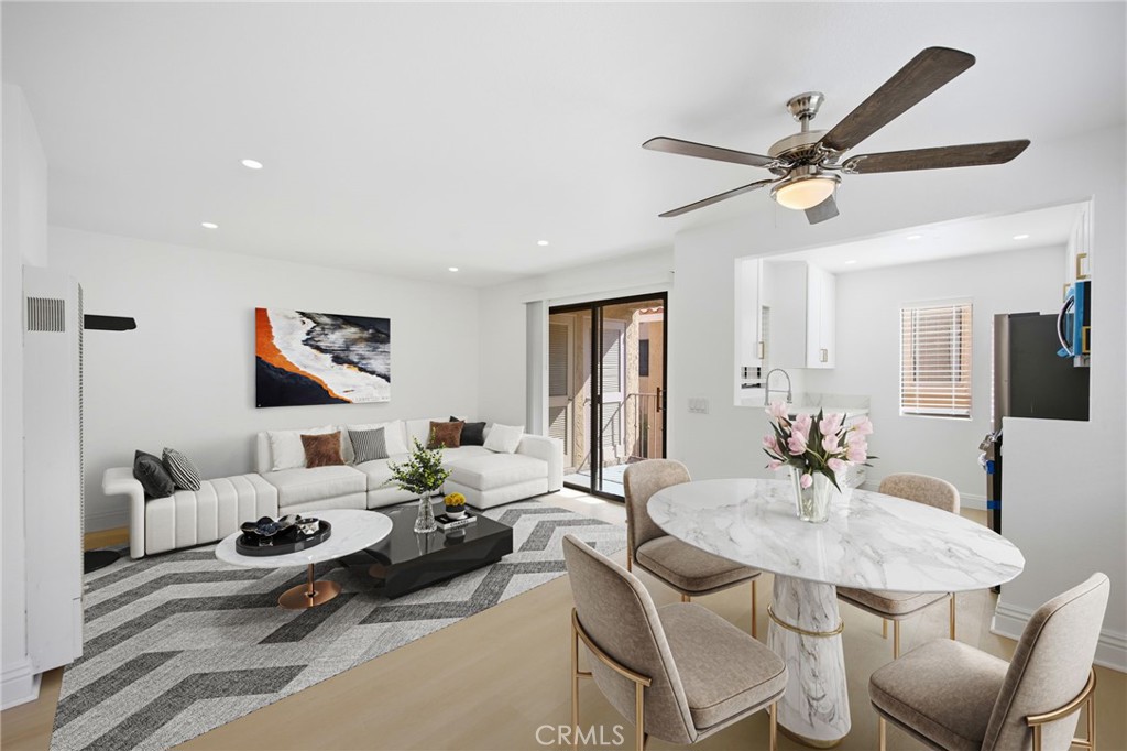 10174 Camino Ruiz
