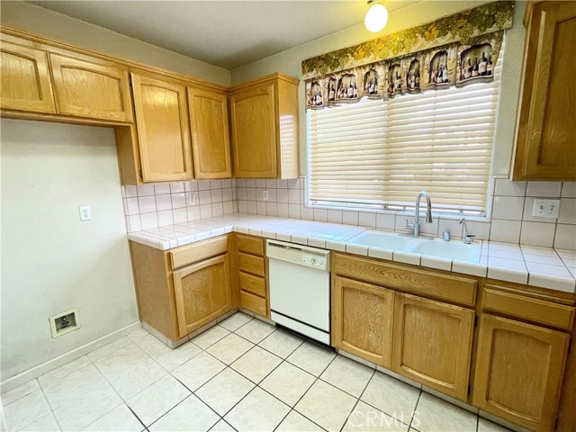 Detail Gallery Image 12 of 41 For 224 Stonewood Dr, Los Banos,  CA 93635 - 3 Beds | 2 Baths