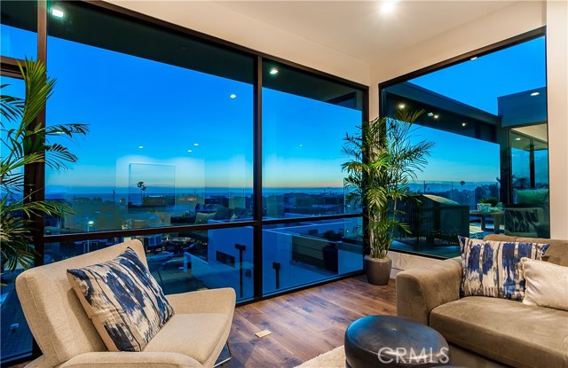 1635 Palm Drive, Hermosa Beach, California 90254, 4 Bedrooms Bedrooms, ,3 BathroomsBathrooms,Residential,Sold,Palm,SB17135203