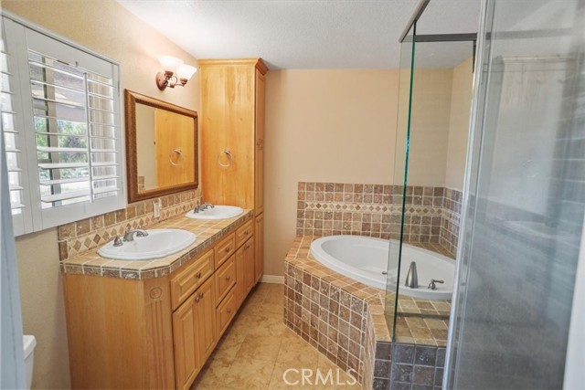 Detail Gallery Image 16 of 30 For 32580 Willow Ln, Agua Dulce,  CA 91390 - 3 Beds | 2/1 Baths