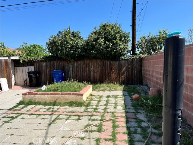 Detail Gallery Image 8 of 9 For 9606 Lev Ave, Arleta,  CA 91331 - 3 Beds | 3 Baths